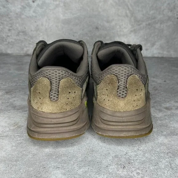 Adidas Yeezy Boost 700 V1 Shoes Men's Size 6 Mauve Sneakers Athletic EE9614